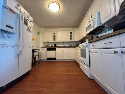 1470 NE 125th Ter 407, North Miami FL - photo 6 of 17
