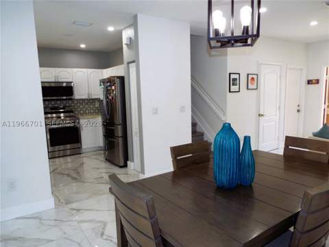 21470 SW 85th Path, Cutler Bay FL - photo 10 of 50
