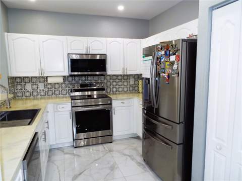 21470 SW 85th Path, Cutler Bay FL - photo 12 of 50
