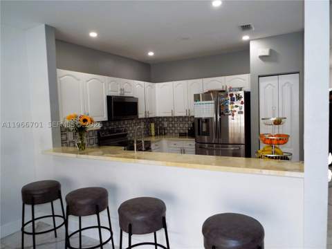 21470 SW 85th Path, Cutler Bay FL - photo 14 of 50
