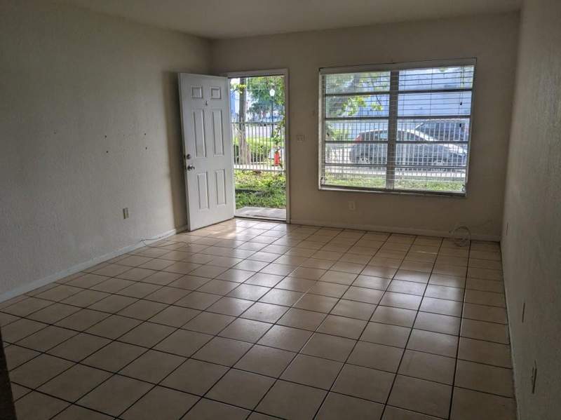 2 bedroom Condominium at 17367 SW 95th Avenue 17367, Village Homes and Condos, Palmetto Bay — photo 2