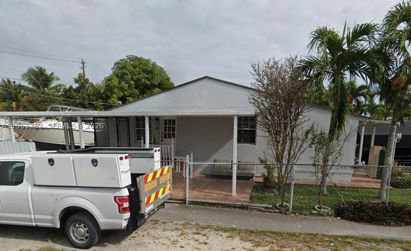 3 bedroom SingleFamilyResidence at 501 SE 1st St, Holleman Manor 2nd Rev, Hialeah — photo 3