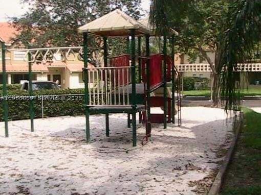 1 bedroom Condominium at 18328 NW 68th Ave H, La Hacienda Country Club, Hialeah — photo 5