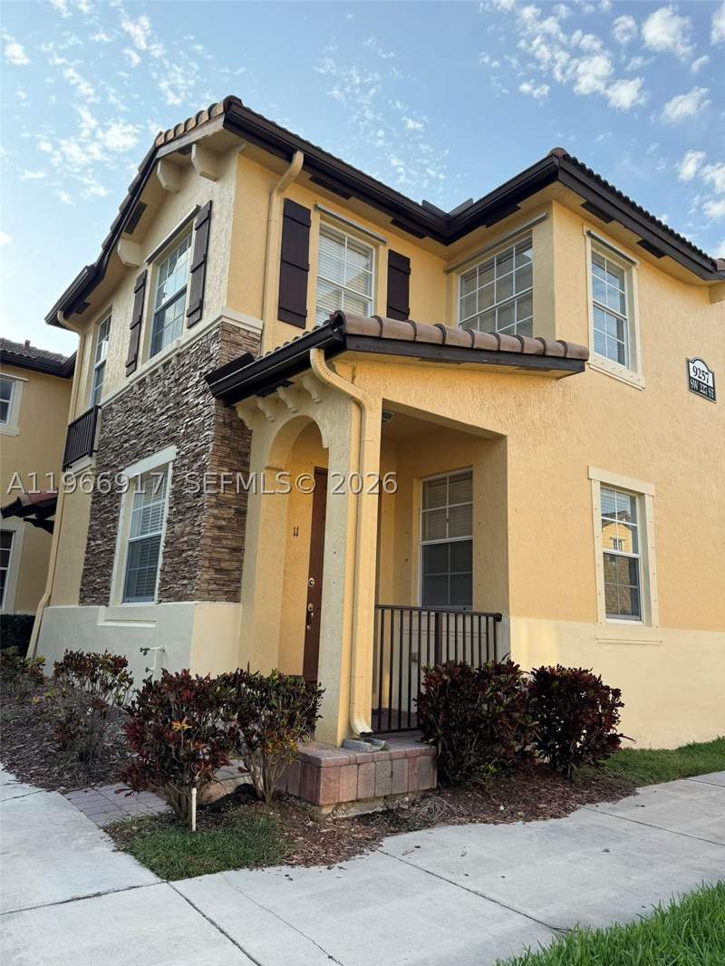 3 bedroom Townhouse at 9257 SW 227th St 11, The Shores Condo No 1, Cutler Bay — photo 2