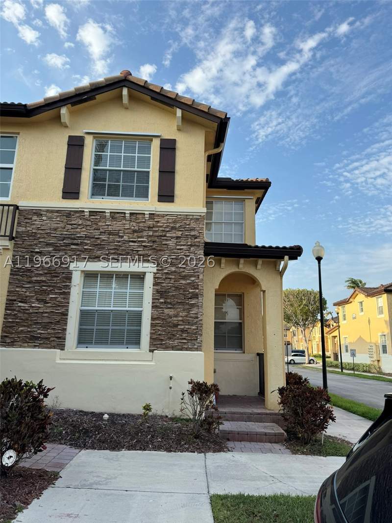 3 bedroom Townhouse at 9257 SW 227th St 11, The Shores Condo No 1, Cutler Bay — photo 3