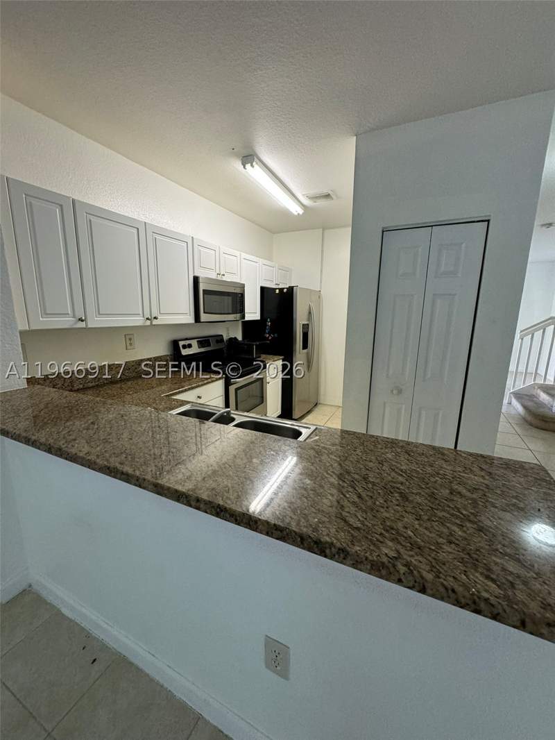 3 bedroom Townhouse at 9257 SW 227th St 11, The Shores Condo No 1, Cutler Bay — photo 5