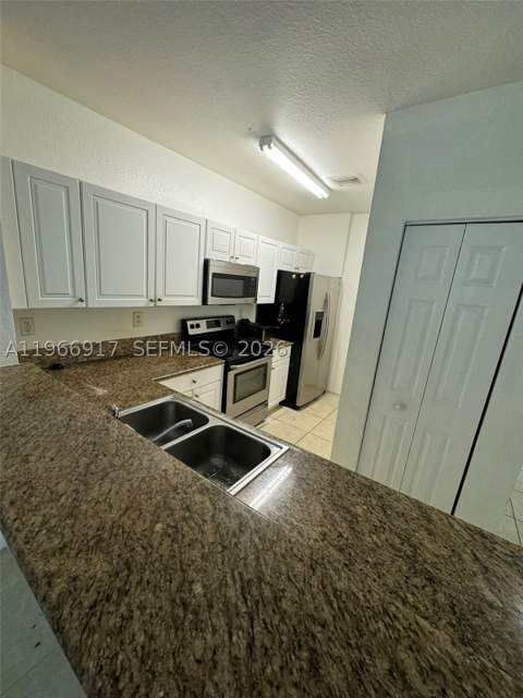 9257 SW 227th St 11, Cutler Bay FL - photo 7 of 24