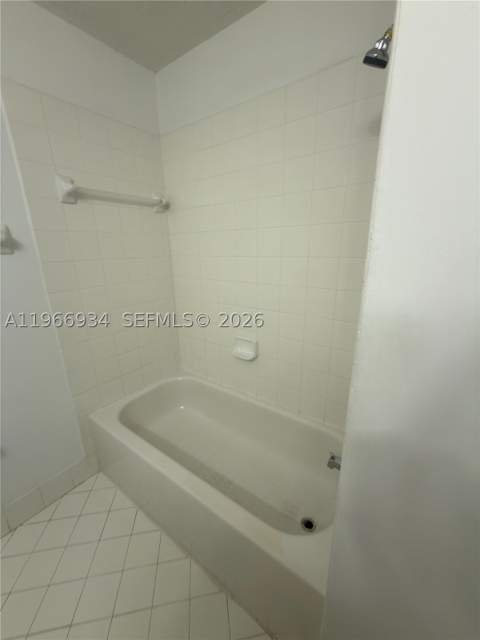 930 NE 34th Ave 201, Homestead FL - photo 10 of 26
