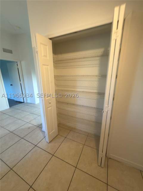 930 NE 34th Ave 201, Homestead FL - photo 7 of 26
