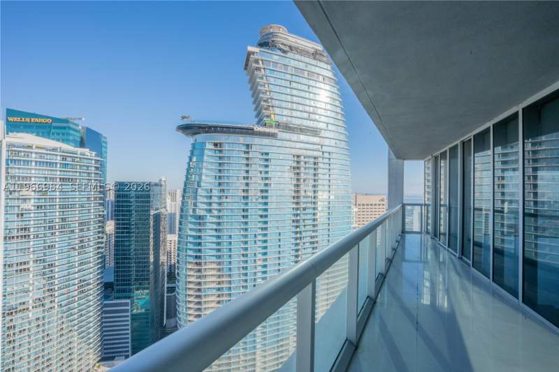 2 bedroom Condominium at 465 Brickell Ave 4802, Iconbrickell Condo No 1, Miami — photo 2