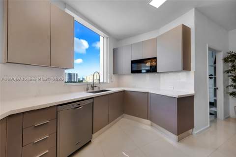 3030 NE 188th St 602, Aventura FL - photo 13 of 42