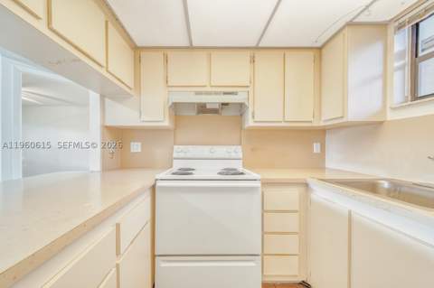 8290 Lake Dr 236, Doral FL - photo 20 of 26