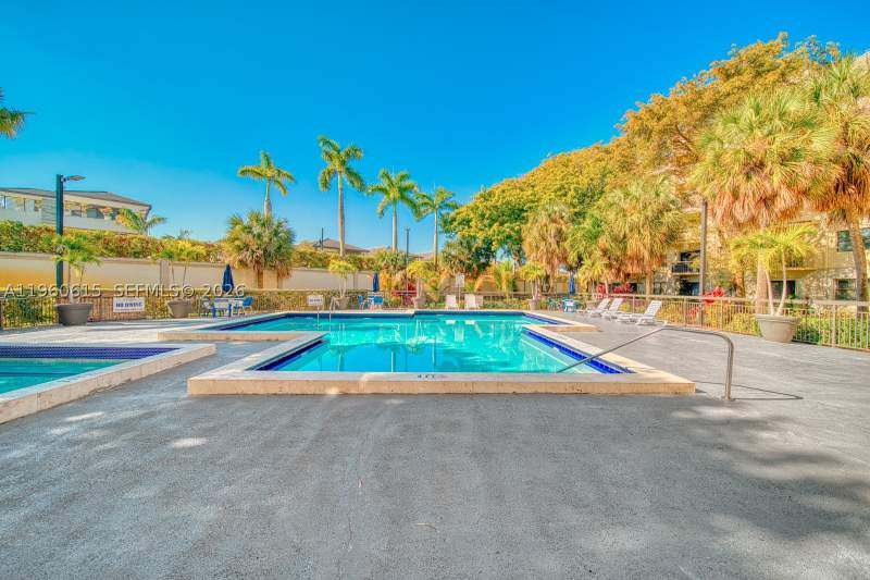2 bedroom Condominium at 8290 Lake Dr 236, Las Vistas At Doral Condo, Doral — photo 4