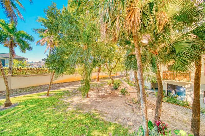 2 bedroom Condominium at 8290 Lake Dr 236, Las Vistas At Doral Condo, Doral — photo 5