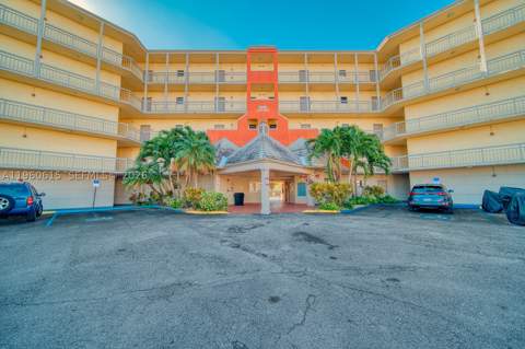 8290 Lake Dr 236, Doral FL - photo 7 of 26