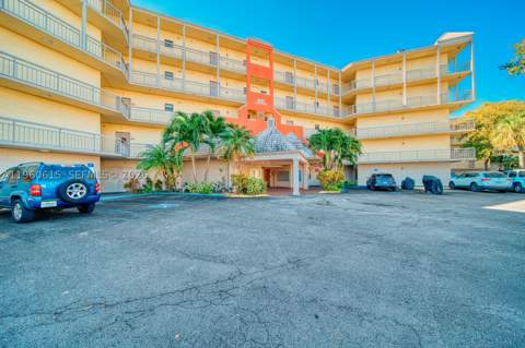 8290 Lake Dr 236, Doral FL - photo 8 of 26