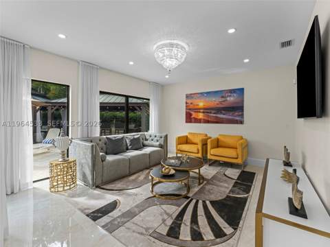 6180 Pine Tree Dr, Miami Beach FL - photo 16 of 65
