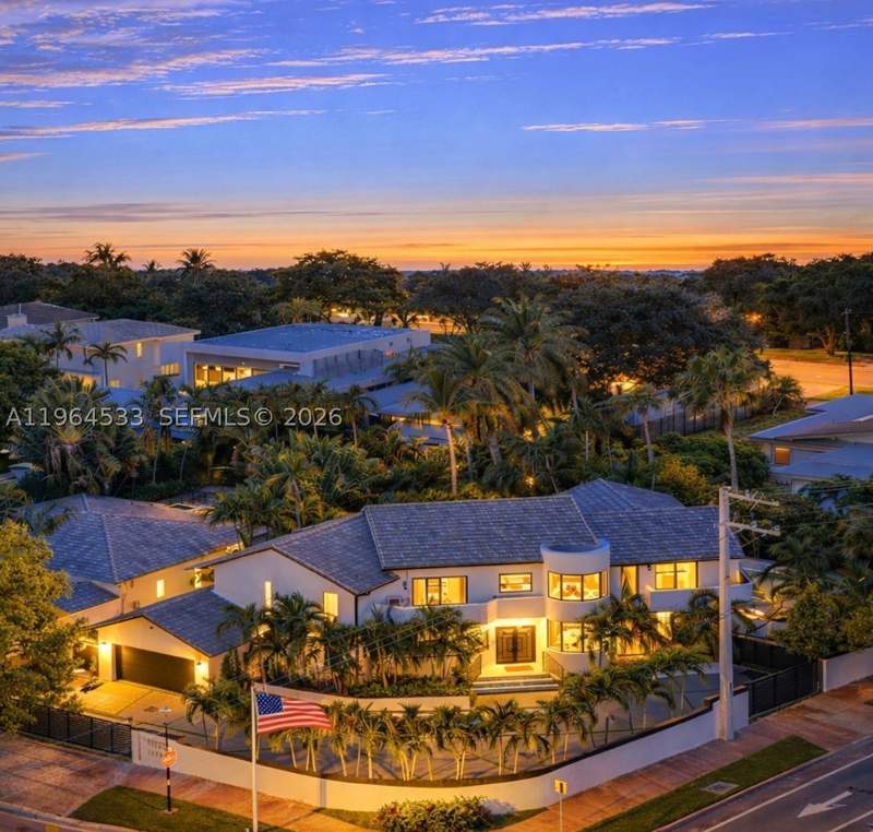 4 bedroom SingleFamilyResidence at 6180 Pine Tree Dr, Beach View Addn, Miami Beach — photo 2