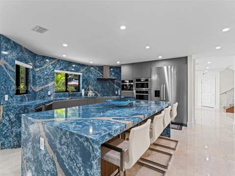6180 Pine Tree Dr, Miami Beach FL - photo 24 of 65