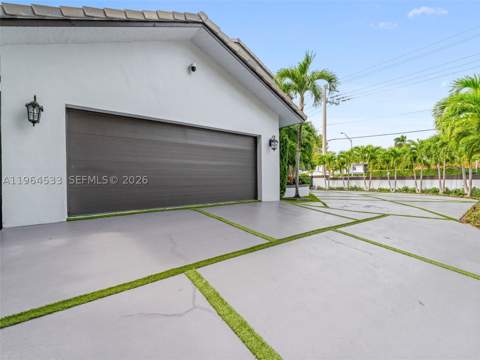 6180 Pine Tree Dr, Miami Beach FL - photo 6 of 65