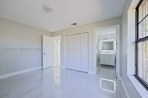 522 SW 3rd Ave, Homestead FL - photo 11 of 20