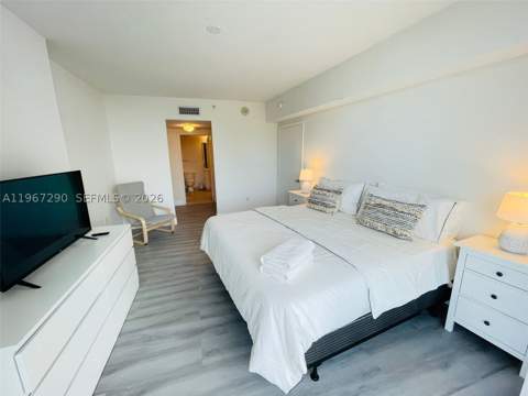 1750 N Bayshore Dr 2710, Miami FL - photo 15 of 28