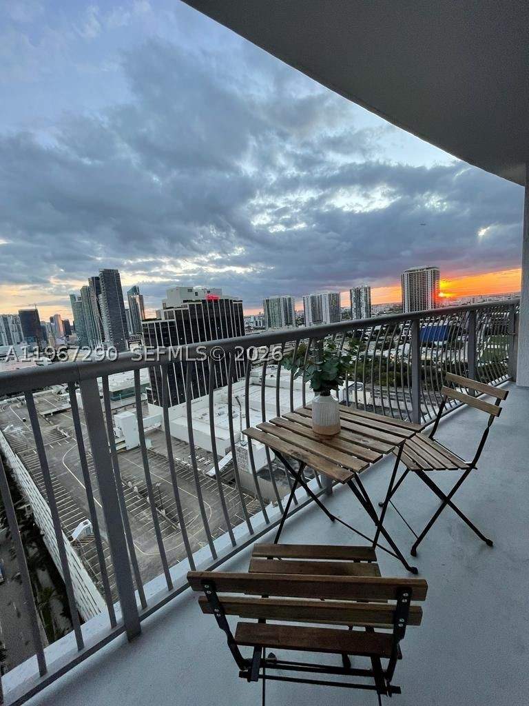 1 bedroom Condominium at 1750 N Bayshore Dr 2710, Opera Tower Condo, Miami — photo 2