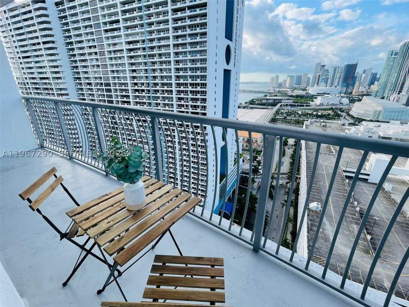 1 bedroom Condominium at 1750 N Bayshore Dr 2710, Opera Tower Condo, Miami — photo 3