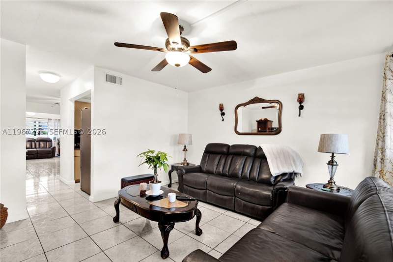 2 bedroom Townhouse at 10881 SW 6th St 7, Sweet Village Condo, Sweetwater — photo 5