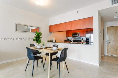 1200 Brickell Bay Dr 4217, Miami FL - photo 7 of 23