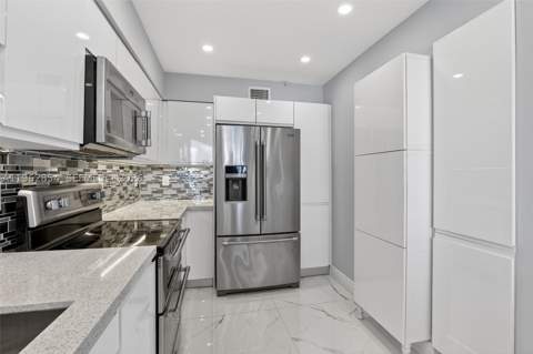 3370 Hidden Bay Dr 1501, Aventura FL - photo 8 of 69