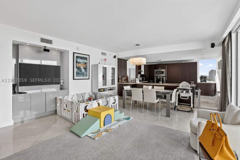 3 bedroom Condominium at 19400 Turnberry Way 1012, The Parc At Turnberry Isl, Aventura — photo 5