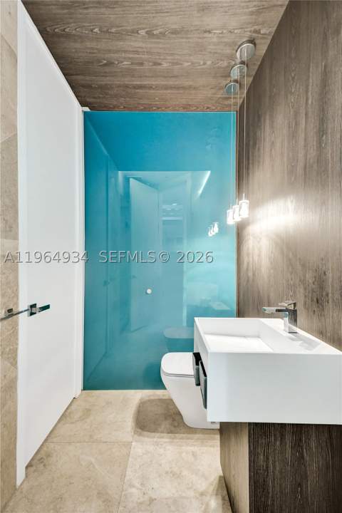 1662 Diplomat Dr, Miami FL - photo 20 of 56