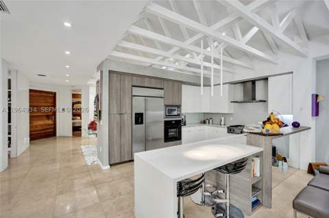 1662 Diplomat Dr, Miami FL - photo 8 of 56