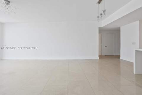 17301 Biscayne Blvd 305, North Miami Beach FL - photo 16 of 48