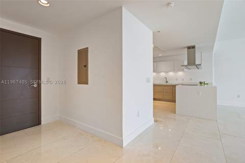17301 Biscayne Blvd 305, North Miami Beach FL - photo 7 of 48