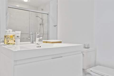 17301 Biscayne Blvd 305, North Miami Beach FL - photo 8 of 48