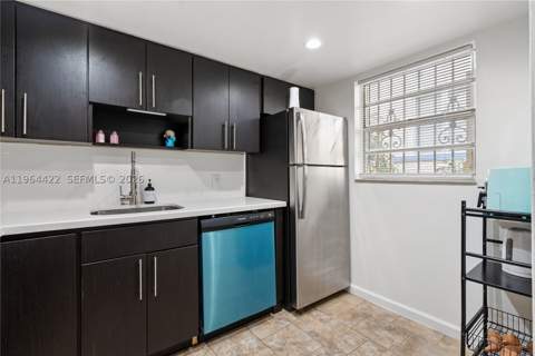1615 Meridian Ave 202, Miami Beach FL - photo 13 of 17