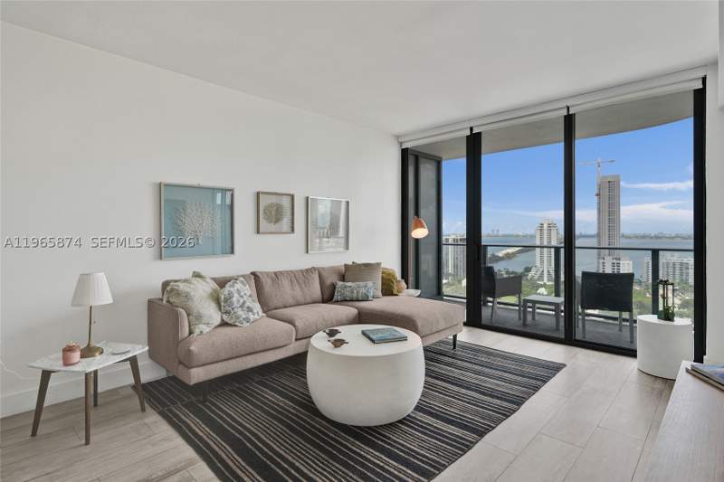 1 bedroom Condominium at 121 NE 34th St 2205, 3401 Midtown Condo, Miami — photo 2