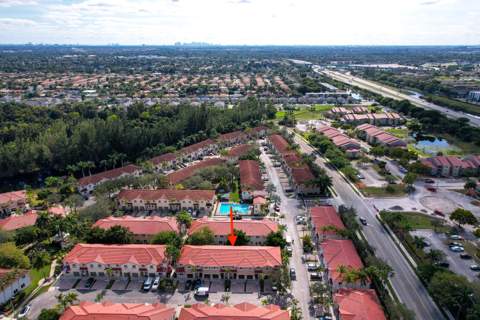 21105 NW 14th Place 4, Miami Gardens FL - photo 11 of 66