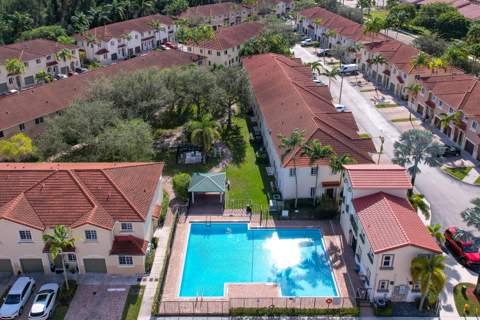 21105 NW 14th Place 4, Miami Gardens FL - photo 15 of 66