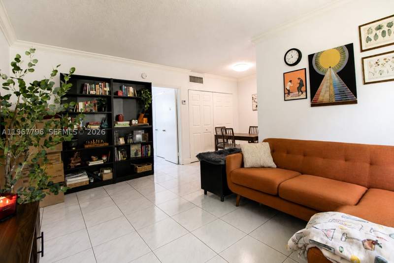 1 bedroom Condominium at 3901 SW 78th Ct 1-116, Tropical Manor Condo, Miami — photo 3