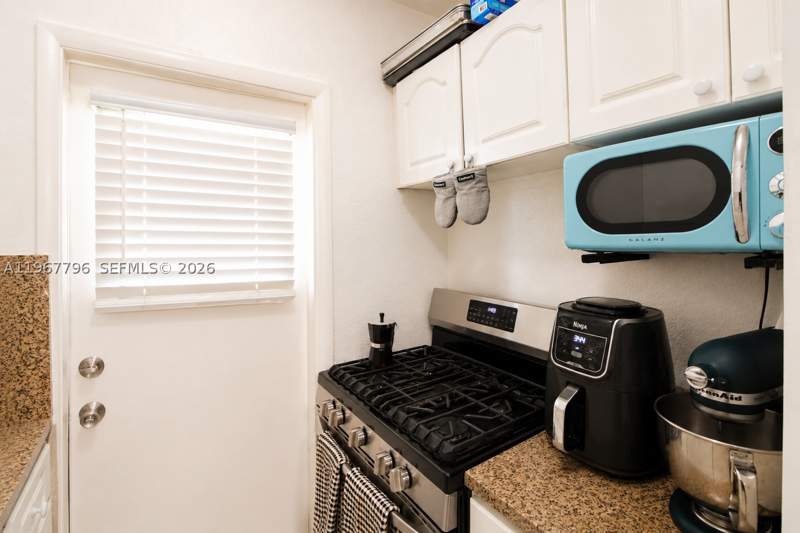 1 bedroom Condominium at 3901 SW 78th Ct 1-116, Tropical Manor Condo, Miami — photo 5