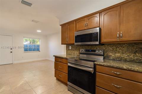 1518 NW 65th St, Miami FL - photo 11 of 28