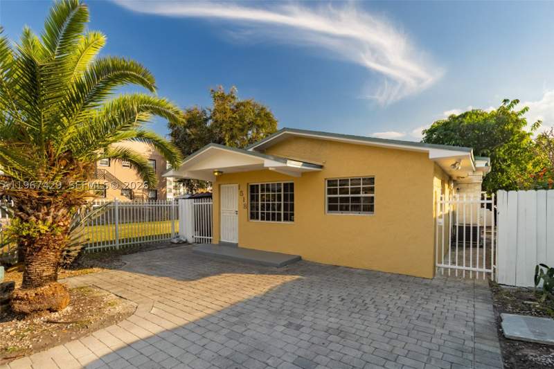 3 bedroom SingleFamilyResidence at 1518 NW 65th St, E Liberty City Sec A, Miami — photo 2