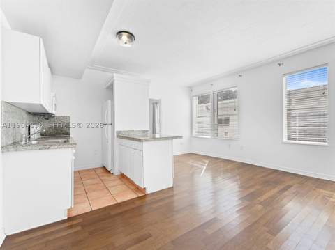 1027 Pennsylvania Ave 206, Miami Beach FL - photo 9 of 45