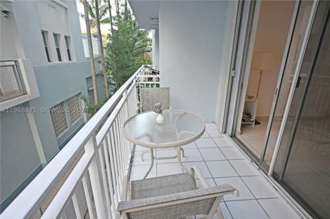 947 Lenox Ave 203, Miami Beach FL - photo 10 of 20