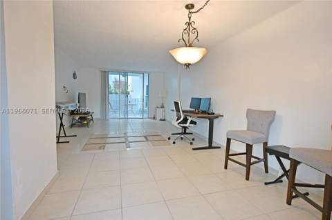 947 Lenox Ave 203, Miami Beach FL - photo 8 of 20