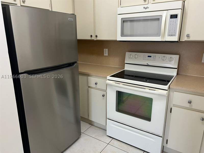 2 bedroom Condominium at 7220 NW 114th Ave 307, Palm Gardens At Doral Con, Doral — photo 3