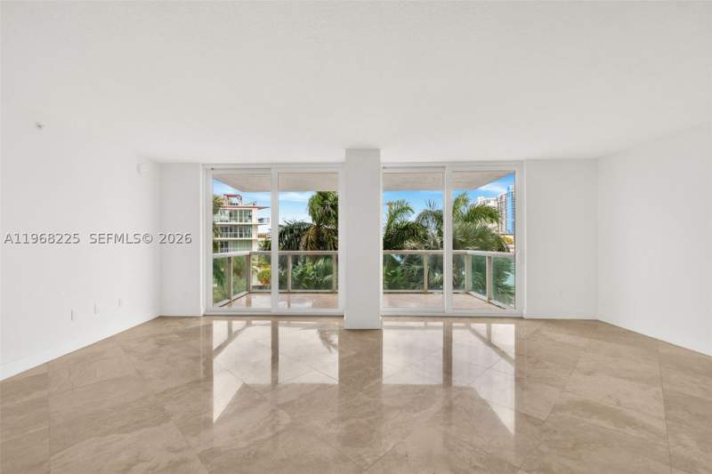 2 bedroom Condominium at 10 Venetian Way 403, The Grand Venetian Condo, Miami Beach — photo 2